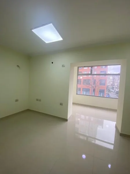 Tirane, jepet me qera apartament 1+1+Ballkon Kati 2, 60 m² 600 € (RRUGA BARDHYL)
