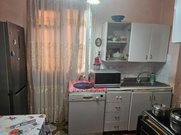 Durres, shitet shtepi 1+1 Kati 1, 156 m² 125.000 € (Stadiumi, Durres)