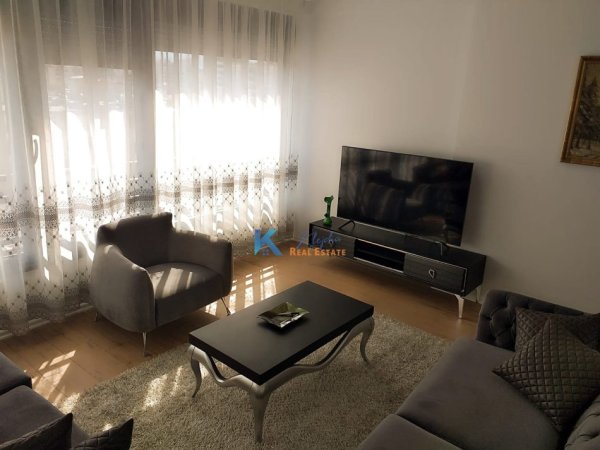 Tirane, jepet me qera apartament 2+1 Kati 7, 120 m² 950 € (Afer Pazarit te Ri, te Optika Roma)