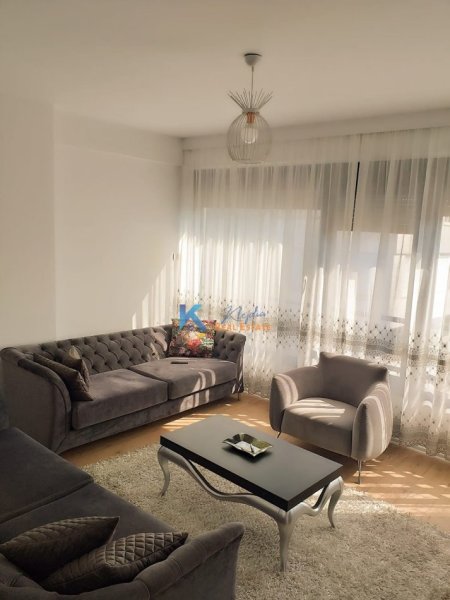 Tirane, jepet me qera apartament 2+1 Kati 7, 120 m² 950 € (Afer Pazarit te Ri, te Optika Roma)