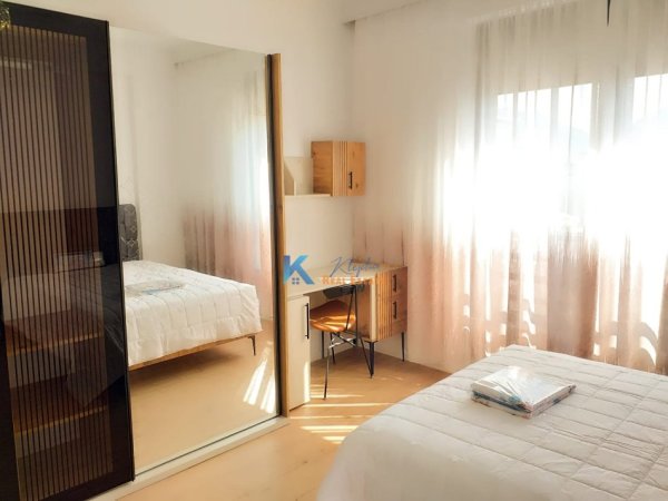 Tirane, jepet me qera apartament 2+1 Kati 7, 120 m² 950 € (Afer Pazarit te Ri, te Optika Roma)