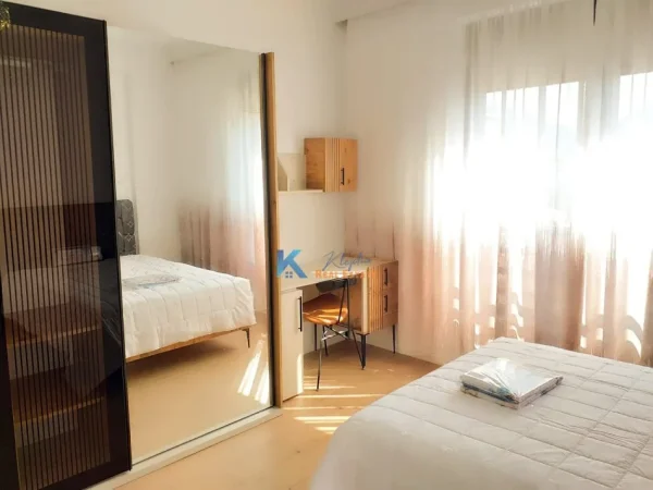 Tirane, jepet me qera apartament 2+1 Kati 7, 120 m² 950 € (Afer Pazarit te Ri, te Optika Roma)