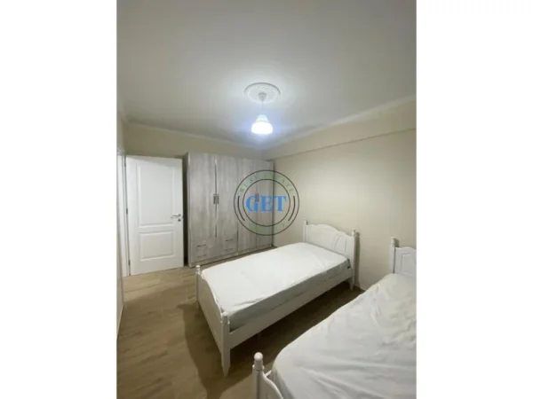 Durres, jepet me qera apartament 2+1+Ballkon Kati 3, 120 m² 350 € (lagja 17 Durres)