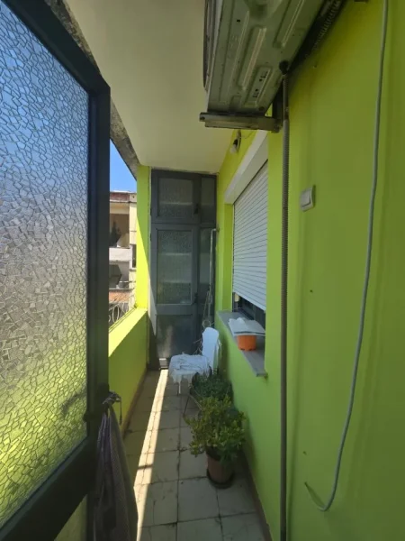 Tirane, jepet me qera apartament 2+1 Kati 4, 98 m² 500 € (SHKOLLA BALETIT)