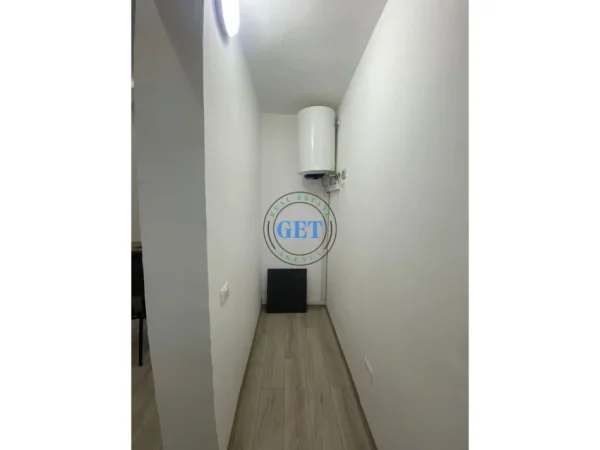 Durres, jepet me qera ambjent biznesi Kati 2, 75 m² 450 € (Bulevardi Durres)