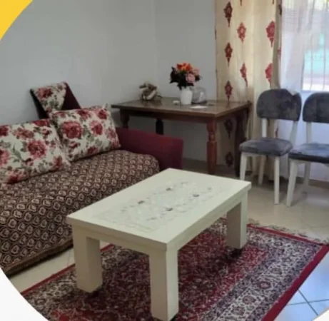 Tirane, jepet me qera apartament 1+1+Ballkon Kati 1, 55 m² 350 € (SHKOLLA E BASHKUAR)