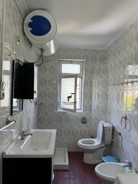 Tirane, jepet me qera apartament 2+1+Ballkon Kati 5, 90 m² 800 € (RRUGA E KAVAJES)