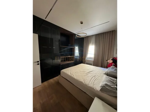 Tirane, jepet me qera apartament 1+1 Kati 1, 80 m² 600 € (Farke)