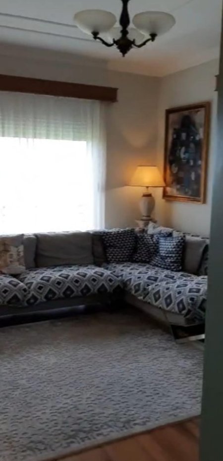 Tirane, jepet me qera Vile 2+1 Kati 3, 100 m² 900 € (Rruga Panorama)