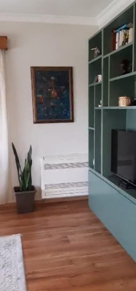 Tirane, jepet me qera Vile 2+1 Kati 3, 100 m² 900 € (Rruga Panorama)