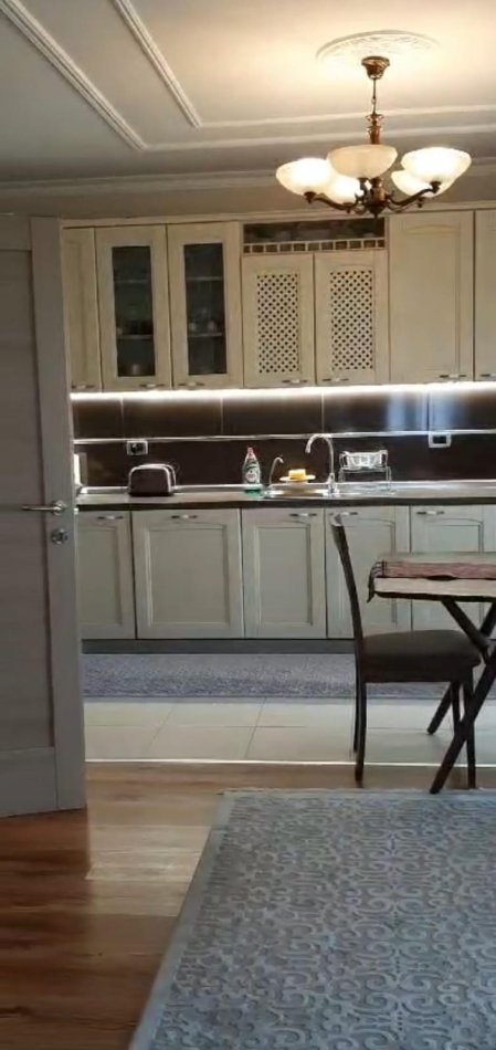 Tirane, jepet me qera Vile 2+1 Kati 3, 100 m² 900 € (Rruga Panorama)