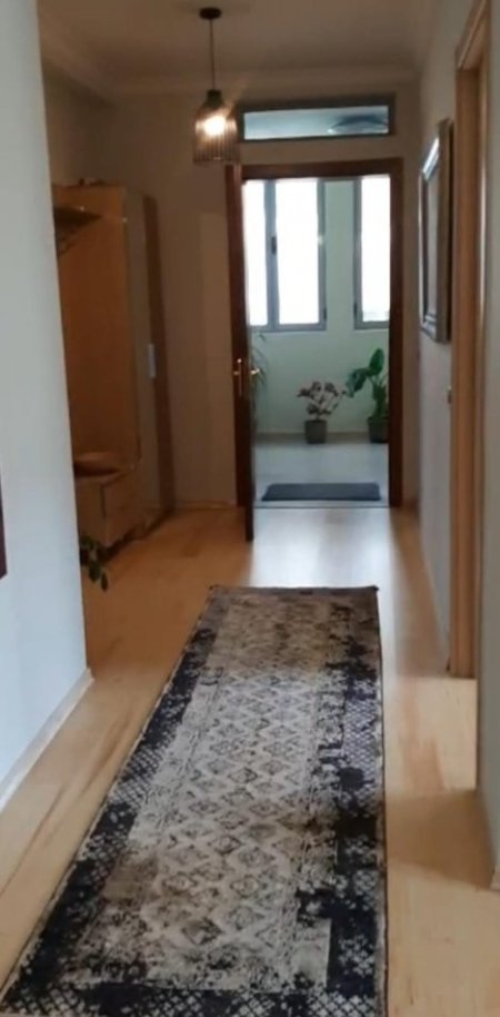 Tirane, jepet me qera Vile 2+1 Kati 3, 100 m² 900 € (Rruga Panorama)