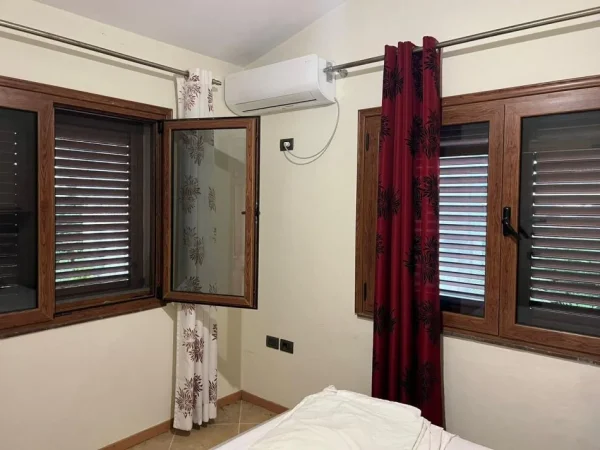 Tirane, jepet me qera Vile 1+1 Kati 2, 70 m² 500 € (Shkoze)