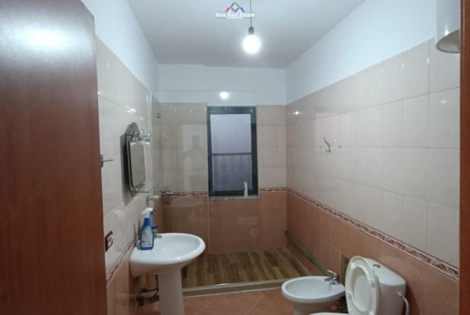 Tirane, jepet me qera apartament 2+1 Kati 9, 100 m² 650 € (21 dhjetori)