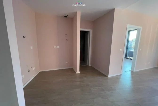 Tirane, jepet me qera zyre Kati 2, 65 m² 1.000 € (Liqeni i Tiranes)