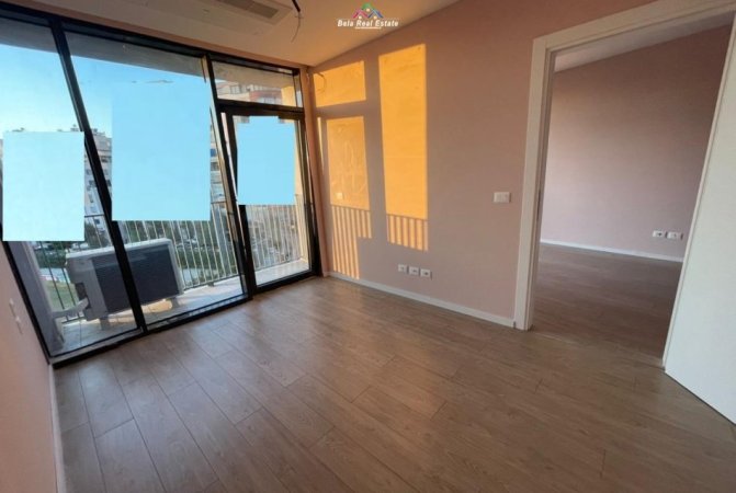 Tirane, jepet me qera zyre Kati 2, 65 m² 1.000 € (Liqeni i Tiranes)