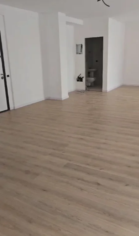 Tirane, jepet me qera zyre Kati 2, 101 m² 1.500 € (Komuna e Parisit)