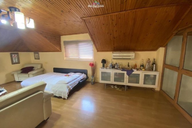 Tirane, jepet me qera Vile 2+1 Kati 2, 180 m² 600 € (Brryli)