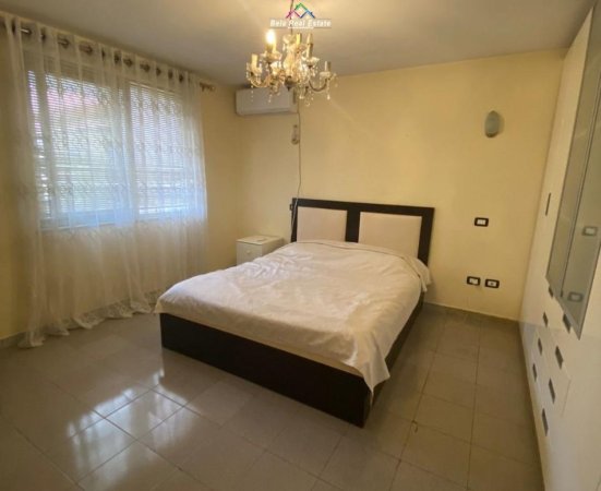 Tirane, jepet me qera Vile 2+1 Kati 2, 180 m² 600 € (Brryli)