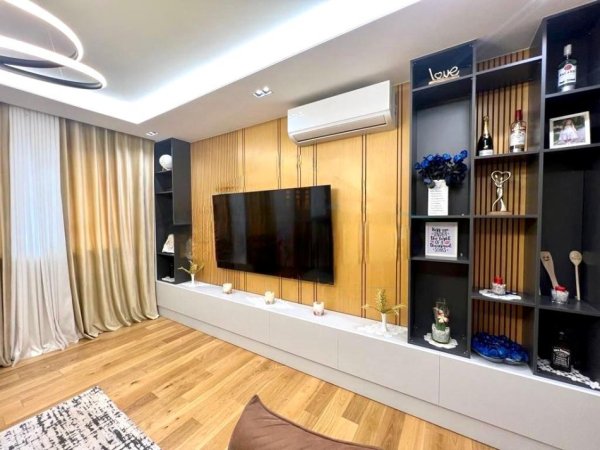 Tirane, shitet apartament 3+1 , 198 m² 350.000 € (Unaza e Re)