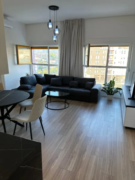Tirane, jepet me qera apartament 2+1+Ballkon Kati 5, 77 m² 500 € 