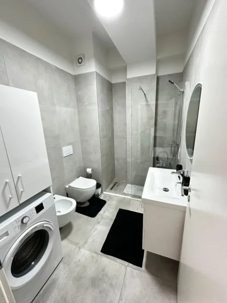 Tirane, jepet me qera apartament 2+1+Ballkon Kati 5, 77 m² 500 € 