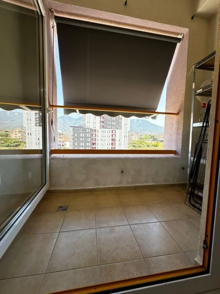 Tirane, jepet me qera apartament 2+1+Ballkon Kati 5, 77 m² 500 € 