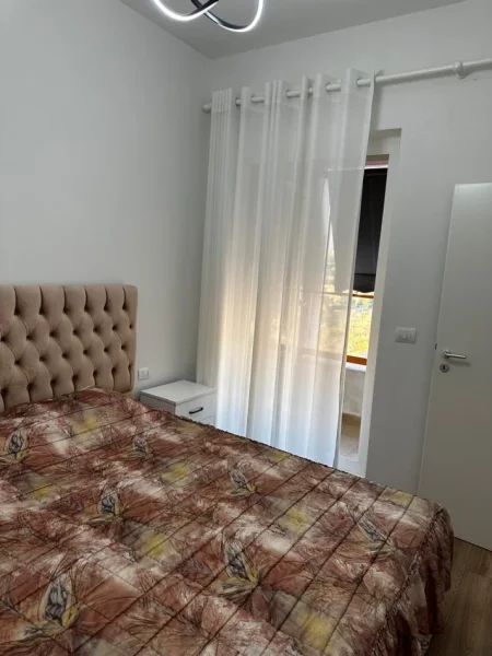 Tirane, jepet me qera apartament 2+1+Ballkon Kati 5, 77 m² 500 € 