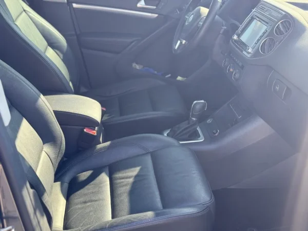 Durres, shitet SUV | Fuoristrad | Xhip Volkswagen Tiguan Nafte, gri e erret automatik Klima 80.000 km 13.500 €