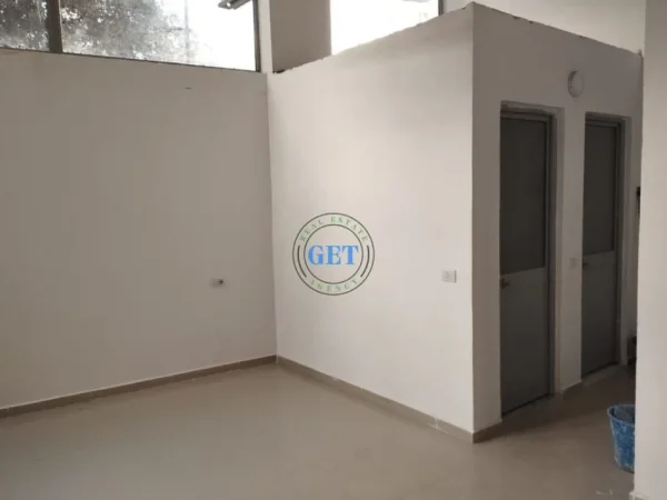 Durres, jepet me qera ambjent biznesi Kati 0, 130 m² 850 € (Kazazi Durres)