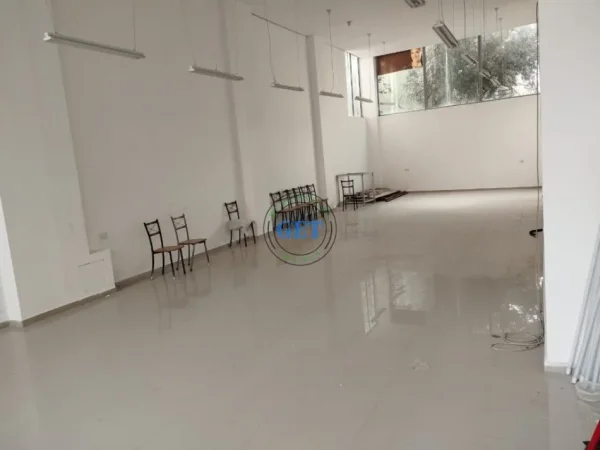 Durres, jepet me qera ambjent biznesi Kati 0, 130 m² 850 € (Kazazi Durres)