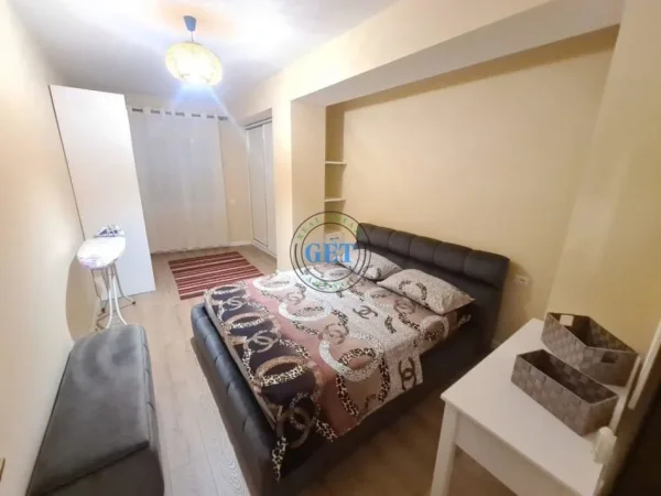 Durres, jepet me qera apartament 1+1+Ballkon Kati 2, 65 m² 400 € (Plazh Iliria)