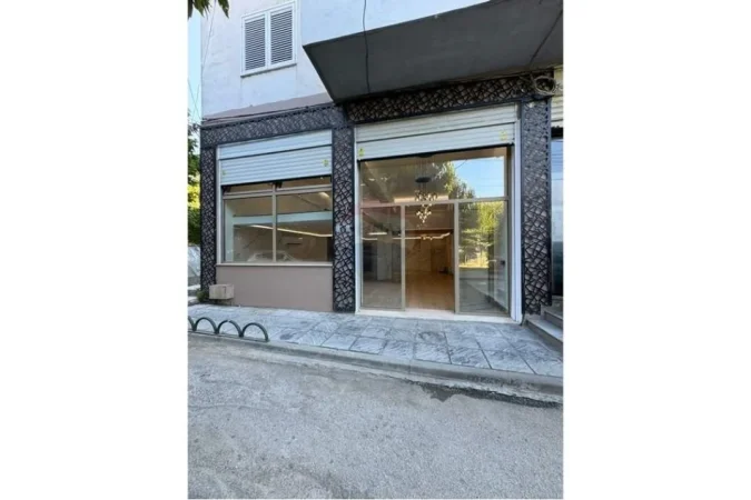 Tirane, shitet dyqan Kati 0, 80 m² 320.000 € (SHITET AMBJENT BIZNESI 80M2 KOMUNA E PARISIT)