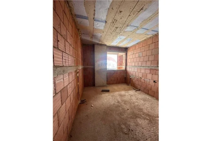 Tirane, shitet apartament 1+1+Ballkon Kati 10, 66 m² 97.000 € (SHESIM APARTAMENT 1+1 RRUGA 5 MAJI!)