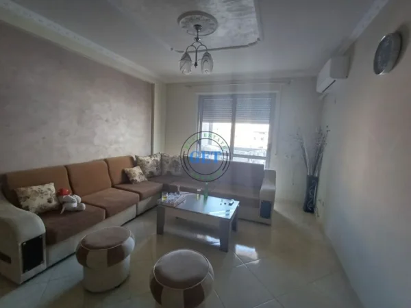 Durres, jepet me qera apartament 2+1+Ballkon Kati 5, 82 m² 400 € (Plazh Hekurudha, Durrës)