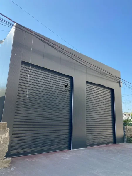 Tirane, jepet me qera magazine Kati 0, 110 m² 1.000 € (ASTIR)