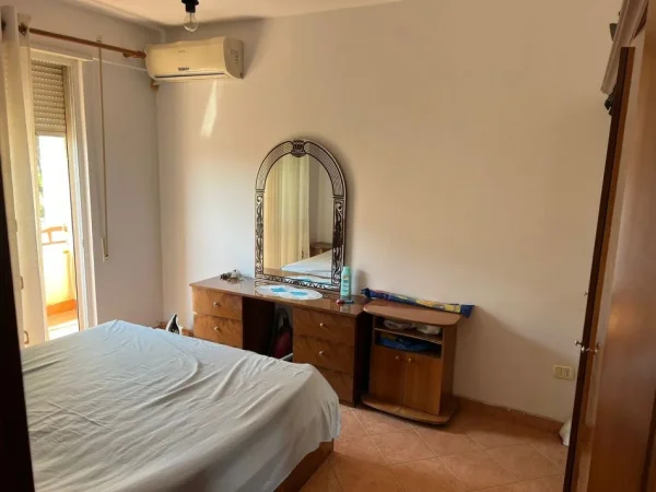 Mali Robit, shitet apartament 1+1 Kati 3, 65 m² 65.000 €