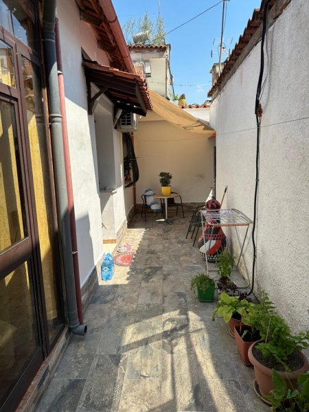 Tirane, shitet shtepi 2+1+Ballkon Kati 0, 100 m² 