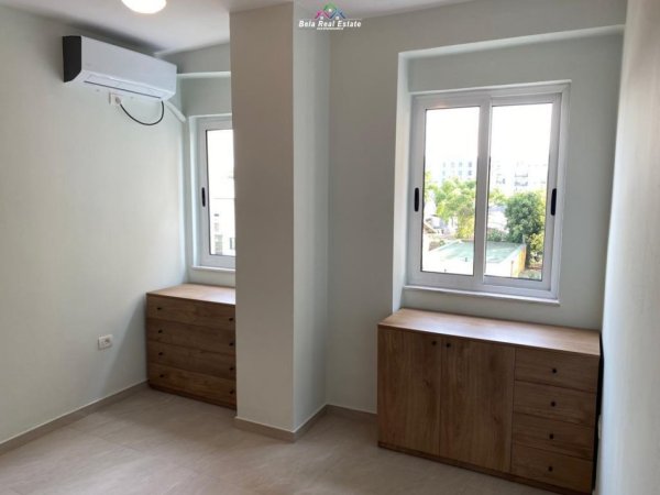 Tirane, jepet me qera apartament 1+1+Ballkon Kati 2, 60 m² 450 € (porcelan)