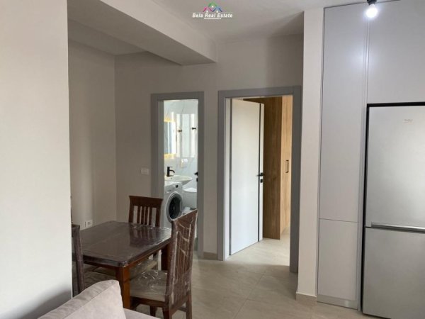 Tirane, jepet me qera apartament 1+1+Ballkon Kati 2, 60 m² 450 € (porcelan)