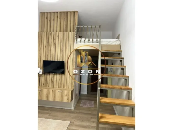 Gasoniere për Shitje pranë Qendrës Globe!