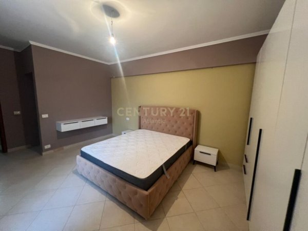 Durres, shitet apartament 2+1+Ballkon Kati 13, 102 m² (Vollga. Durres)