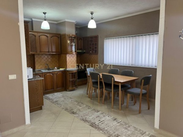 Durres, shitet apartament 2+1+Ballkon Kati 13, 102 m² (Vollga. Durres)