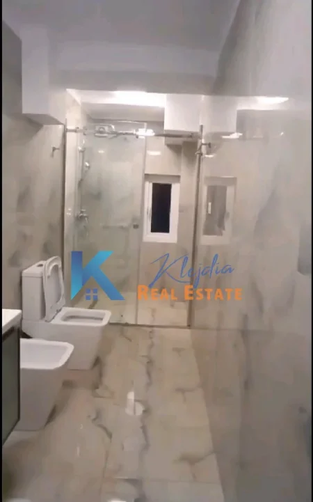 Tirane, jepet me qera apartament 2+1 , 75 m² (Qender, Rruga Bardhok Biba)
