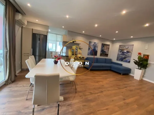 Apartament 2+1+2 për qira tek Ish Ekspozita!