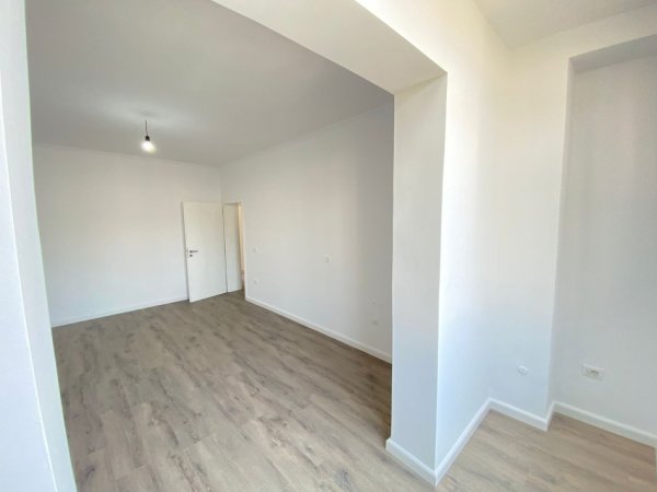 Tirane, shes apartament 2+1+Ballkon Kati 3, 68 m² 150.000 € (21 Dhjetori)