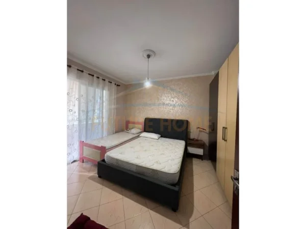 Tirane, jepet me qera apartament 1+1 Kati 6, 70 m² 380 € (YZBERISHT)