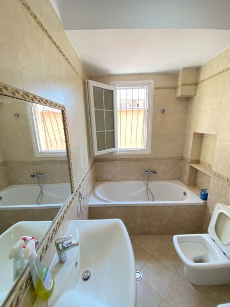 Tirane, shes apartament 2+1+Ballkon Kati 3, 68 m² 150.000 € (21 Dhjetori)