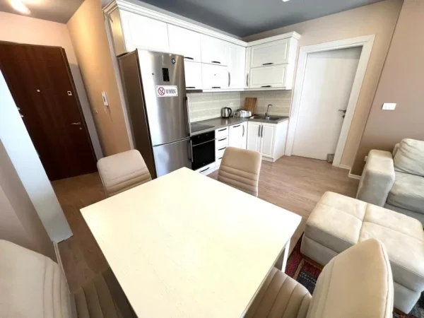 Tirane, jepet me qera apartament 2+1+Ballkon , (Ali Demi)