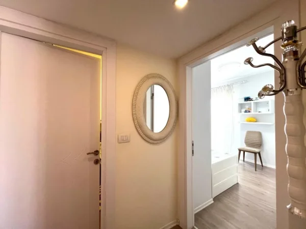 Tirane, jepet me qera apartament 2+1+Ballkon , (Ali Demi)